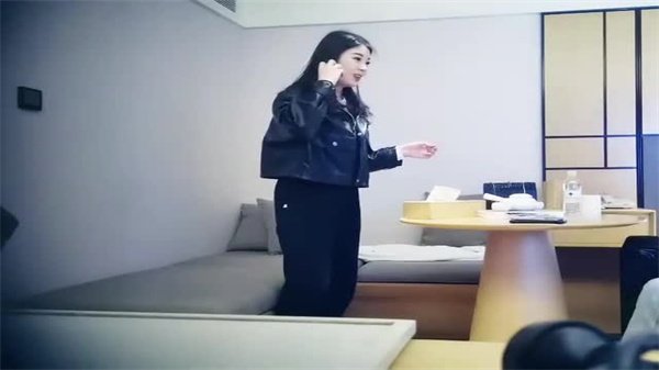 全国探花撩骚白衣嫩肉小野猫，水多汁满激情狂操到腿软！